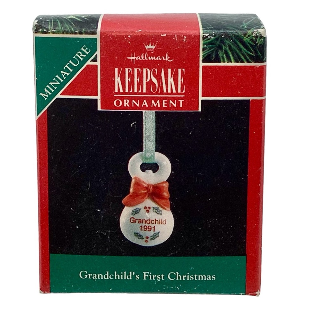 Hallmark 1991 “Grandchild’s First Christmas” Miniature Christmas Ornament - Picture 5 of 10